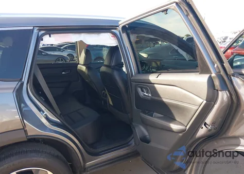 2025 Nissan Rogue Sv Fwd z USA, uszkodzony, nr VIN 5N1BT3BA3SC823056